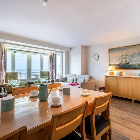 Courant Du Golfe Eerste Appartement